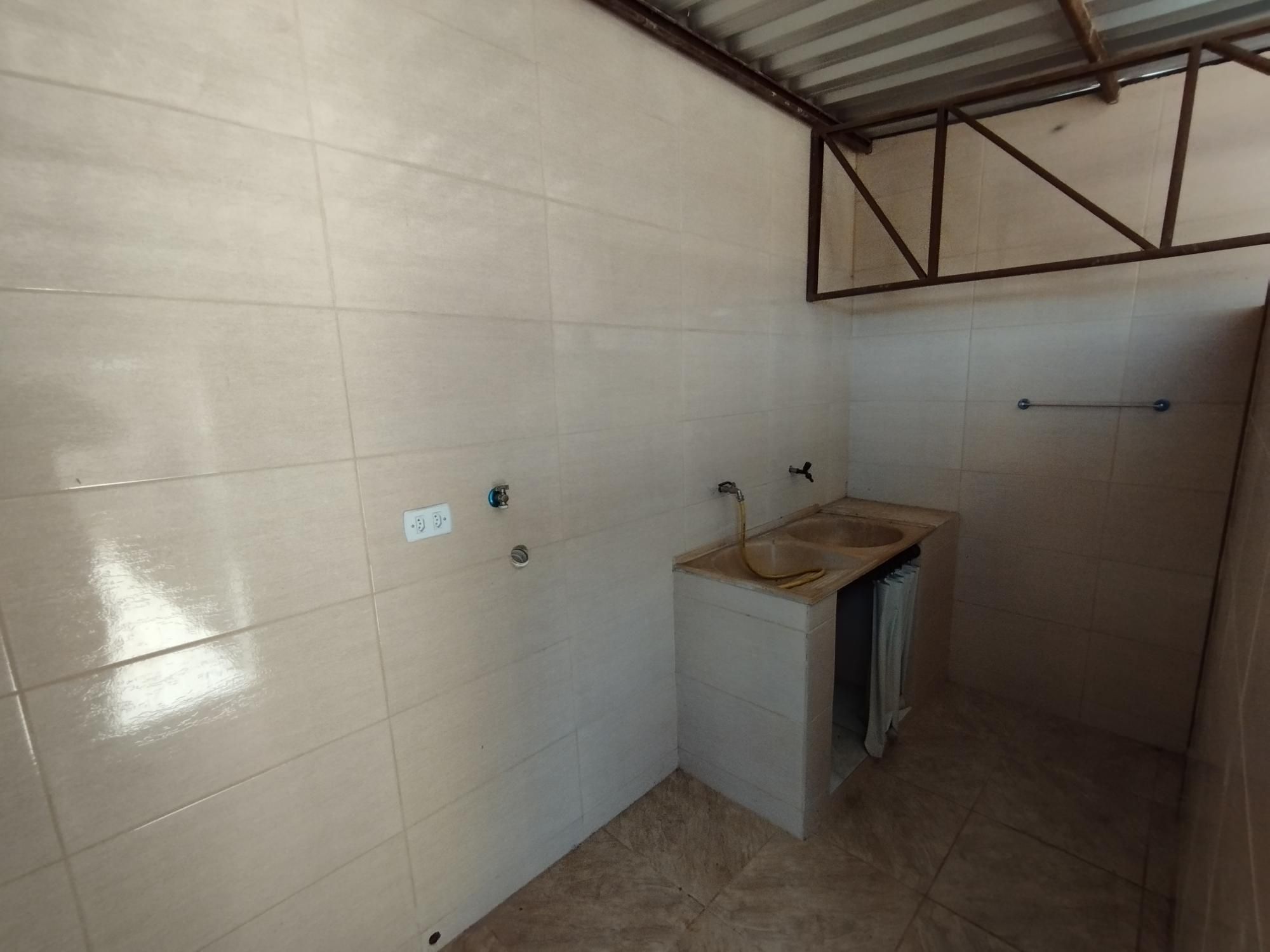 Casa à venda com 6 quartos, 360m² - Foto 9