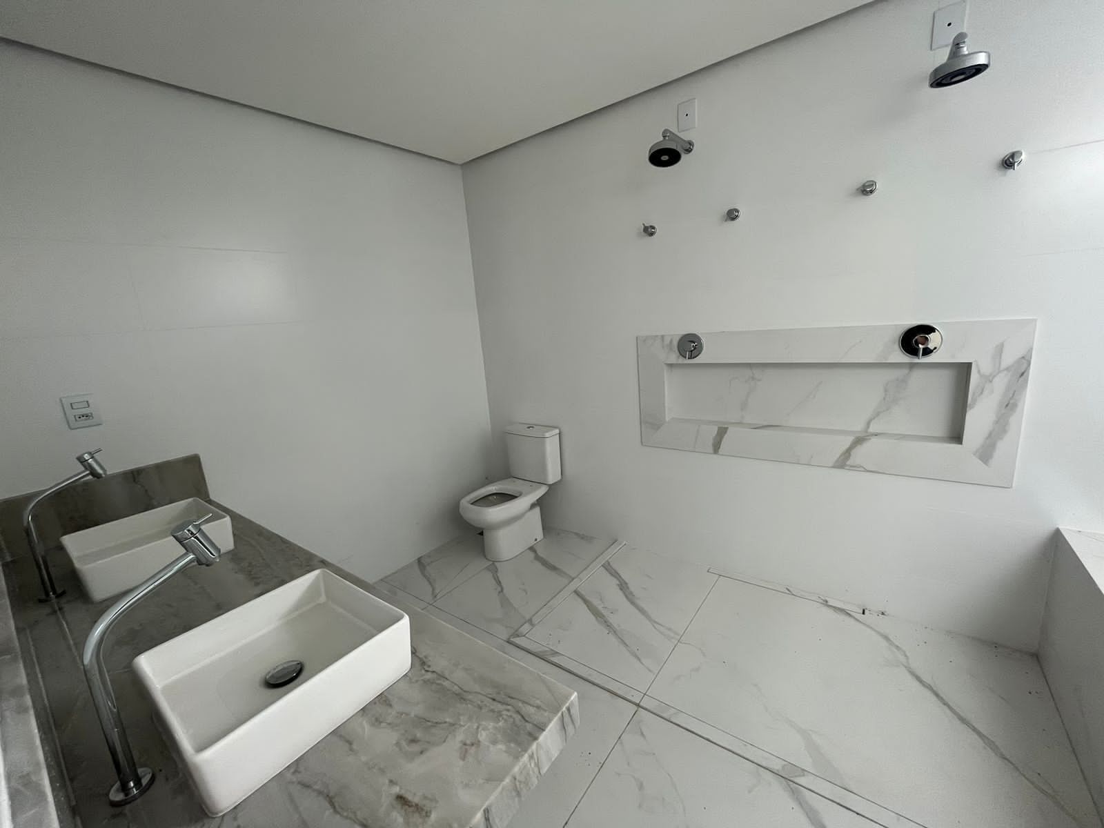 Apartamento à venda com 3 quartos, 181m² - Foto 11