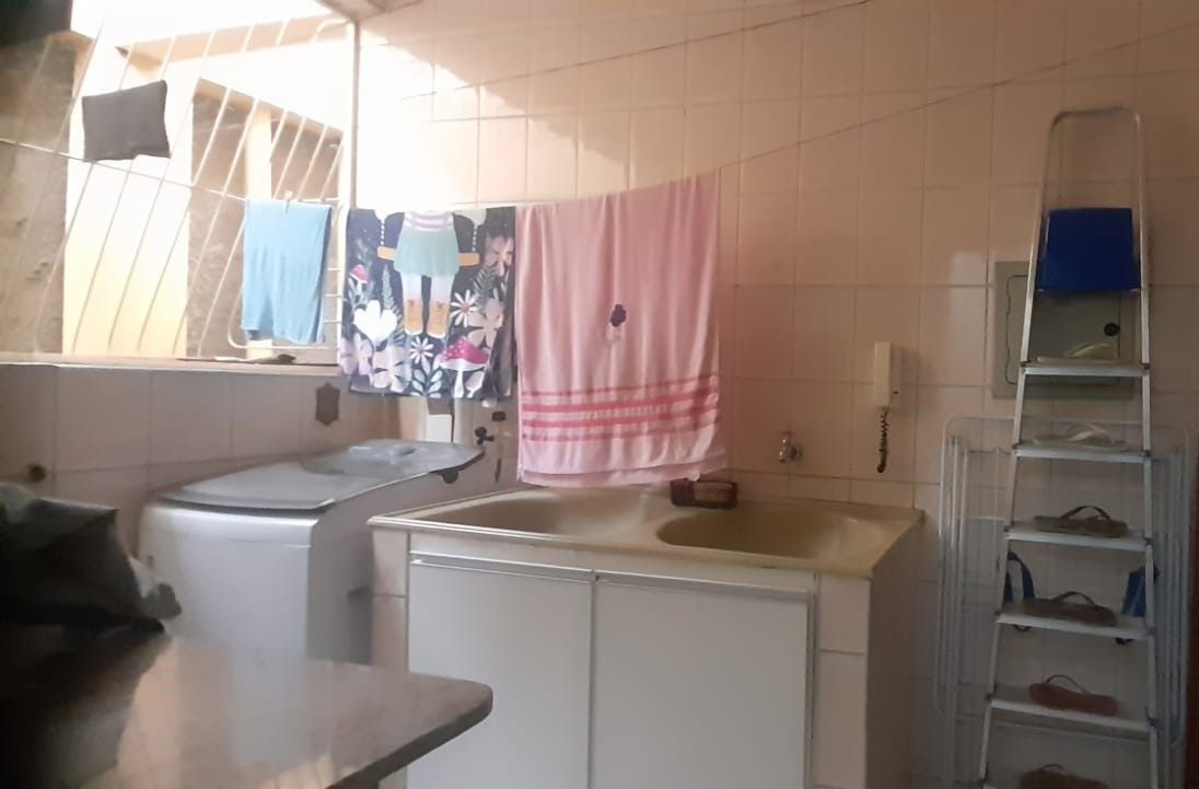 Apartamento à venda com 3 quartos, 124m² - Foto 3