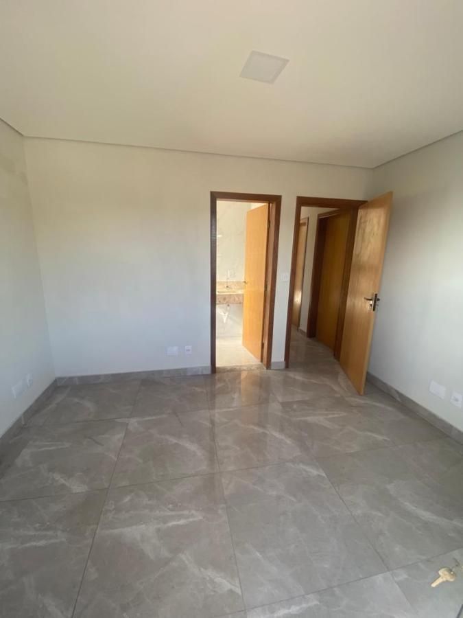 Apartamento à venda com 3 quartos, 95m² - Foto 3