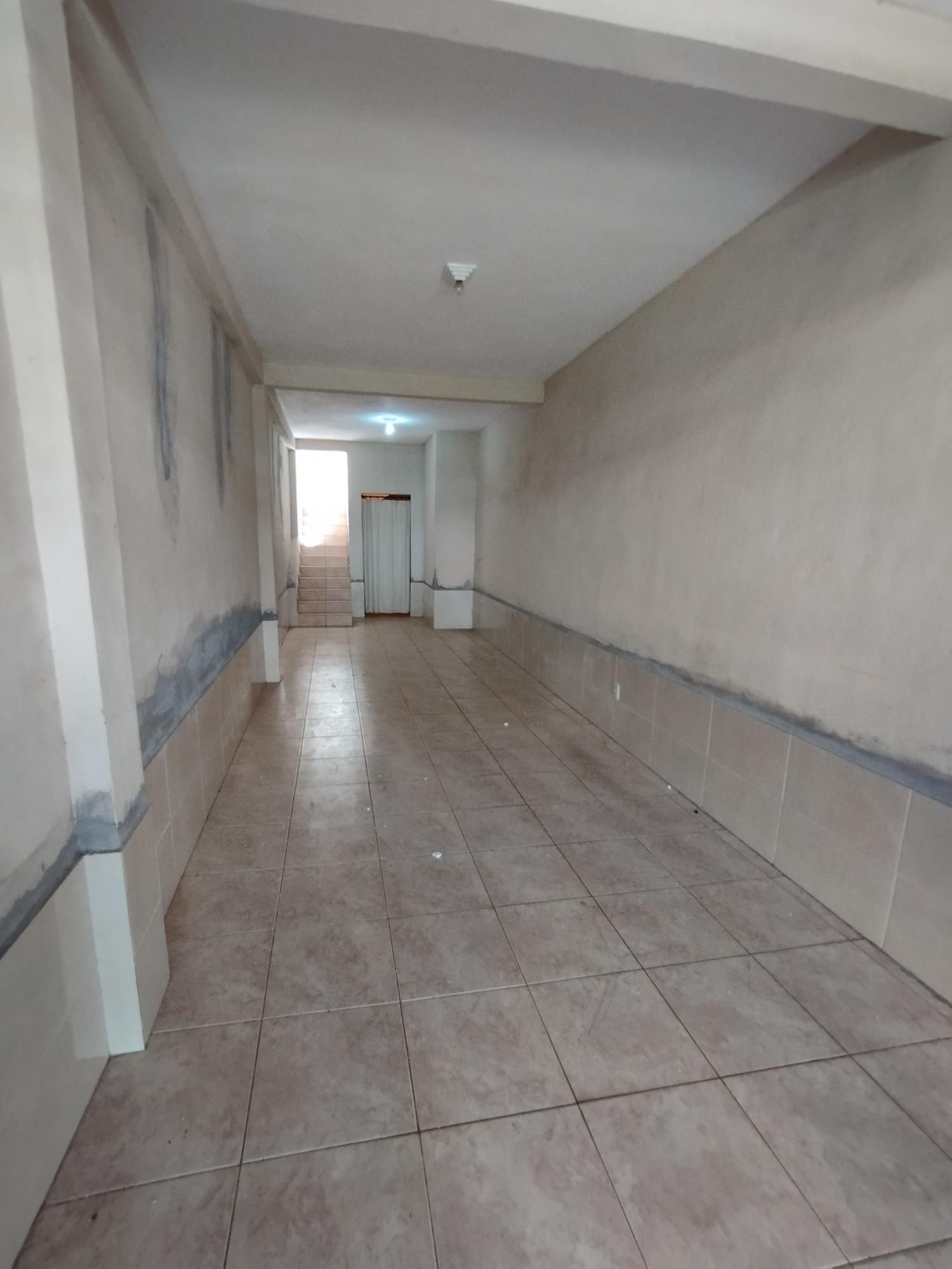 Casa à venda com 6 quartos, 360m² - Foto 2