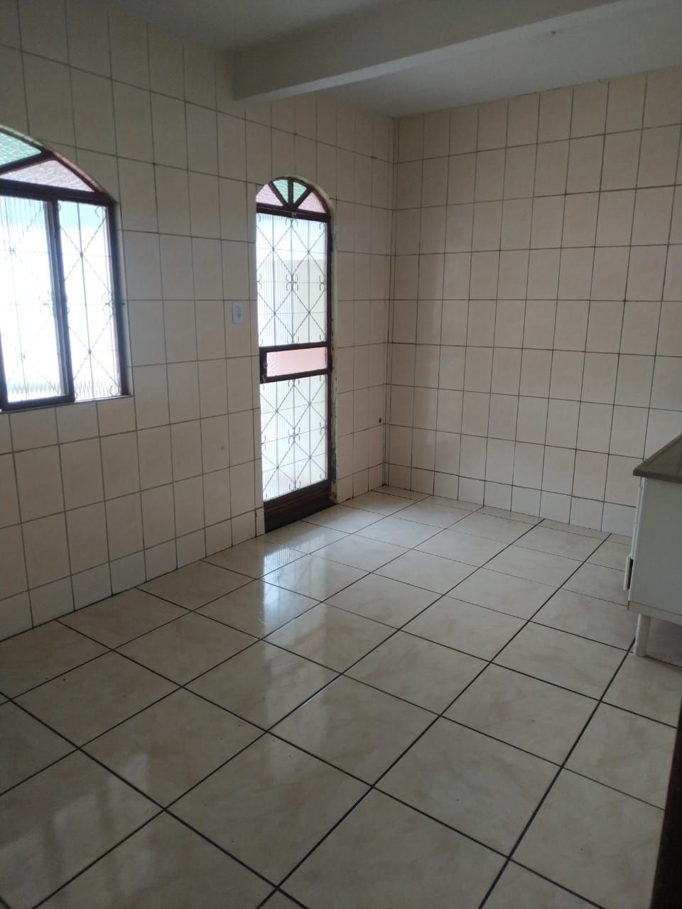 Casa à venda com 3 quartos, 300m² - Foto 2