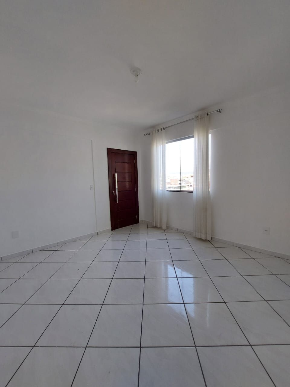 Apartamento à venda com 3 quartos, 100m² - Foto 2