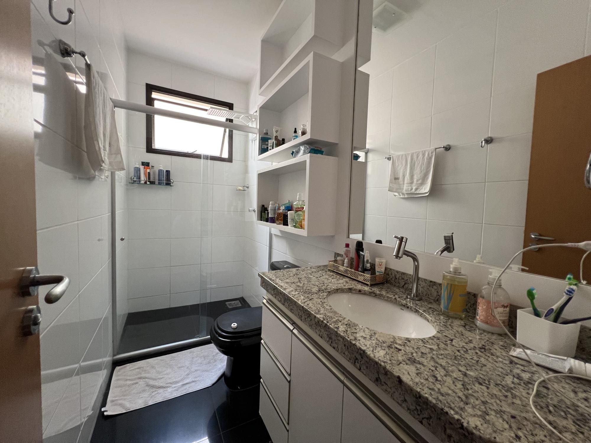 Apartamento para alugar com 2 quartos, 95m² - Foto 18