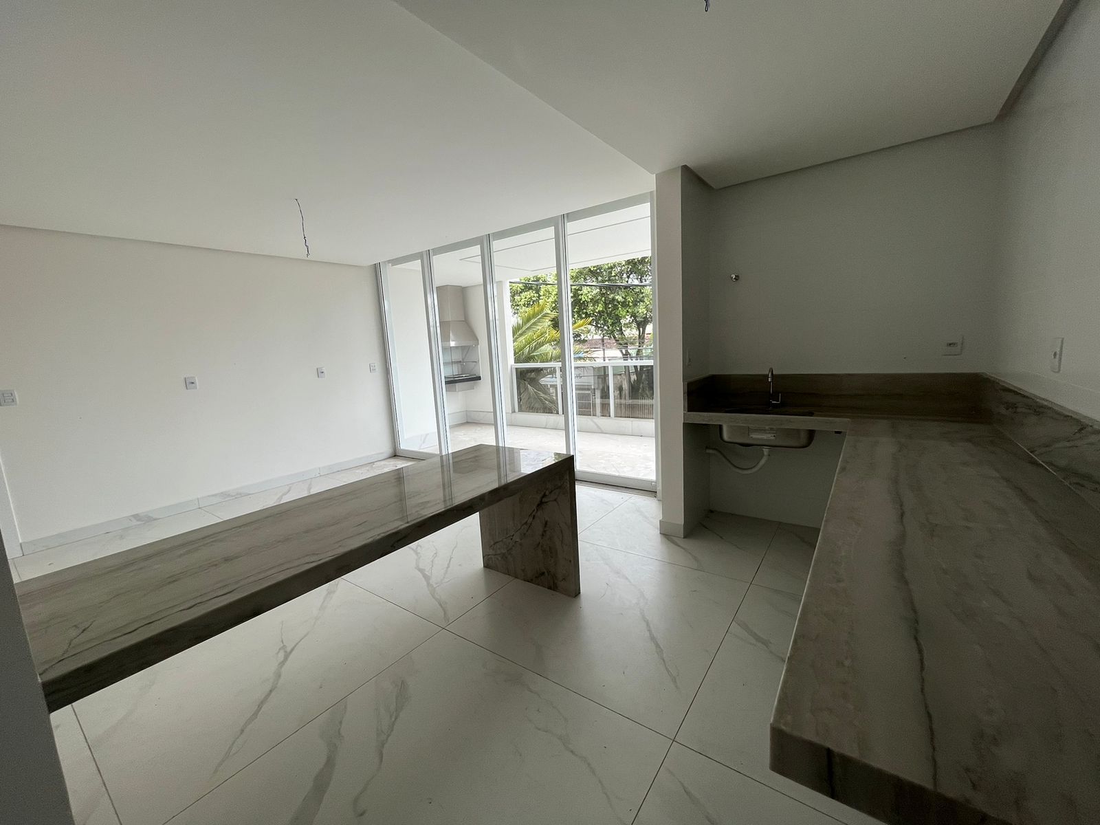 Apartamento à venda com 3 quartos, 181m² - Foto 6