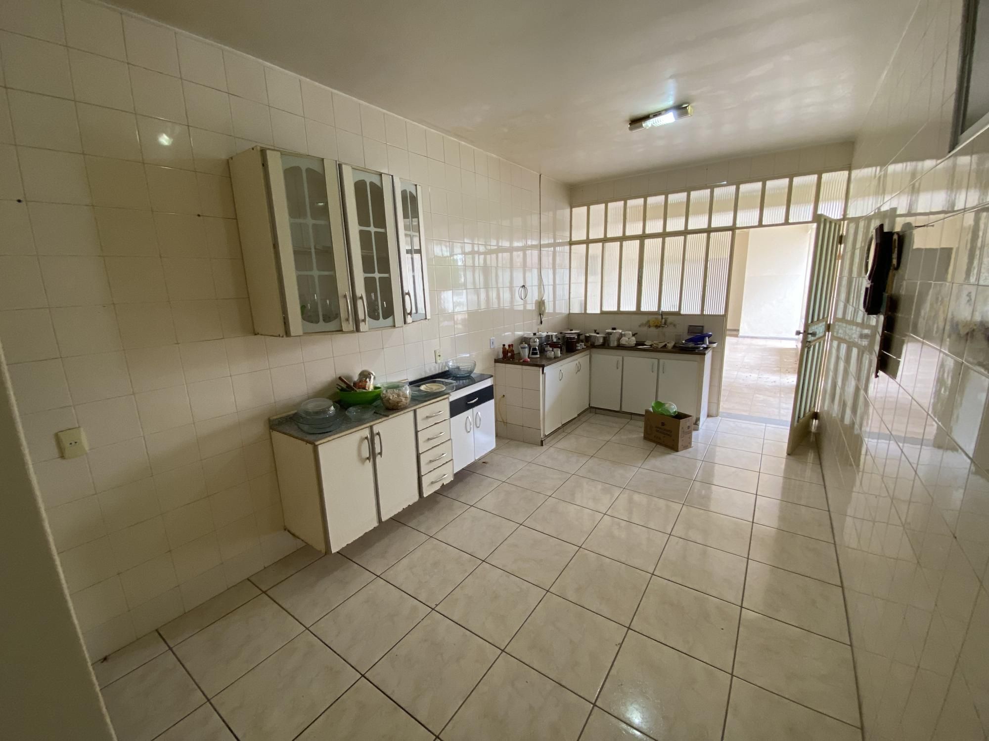 Casa à venda com 4 quartos, 390m² - Foto 8