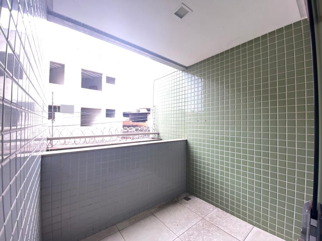 Apartamento à venda com 3 quartos, 103m² - Foto 2