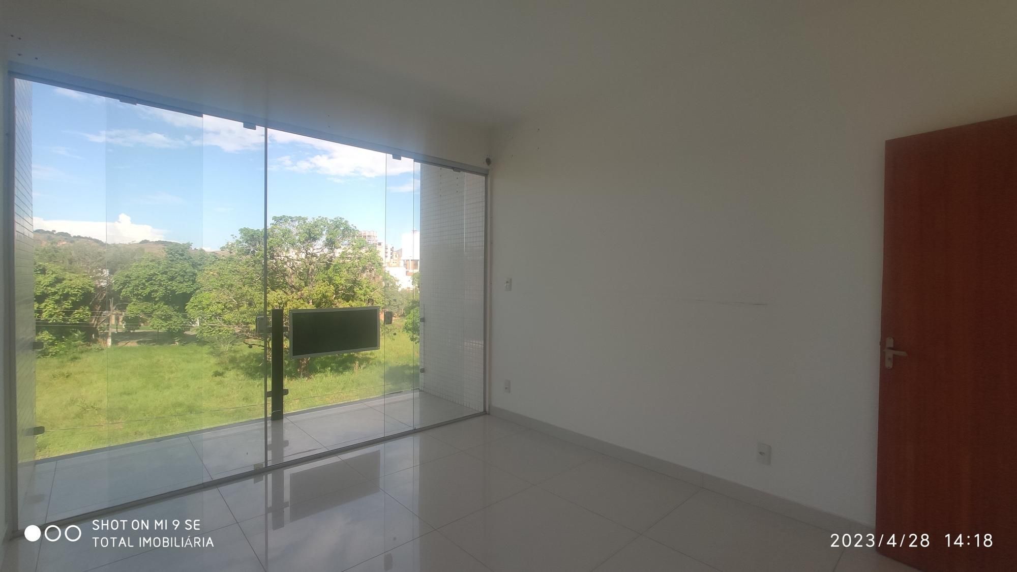 Apartamento à venda com 3 quartos, 22m² - Foto 2