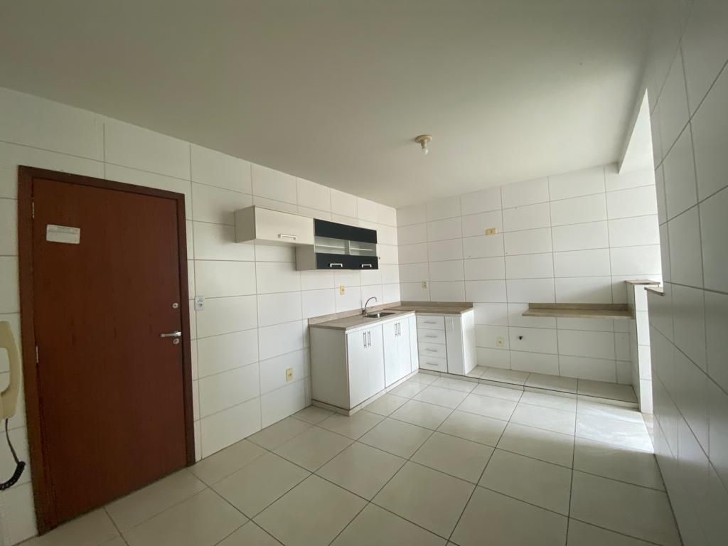 Apartamento à venda com 3 quartos, 103m² - Foto 3