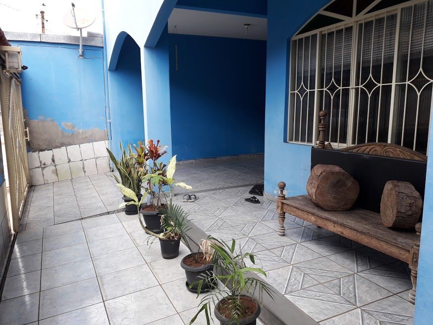 Casa à venda com 4 quartos, 200m² - Foto 3