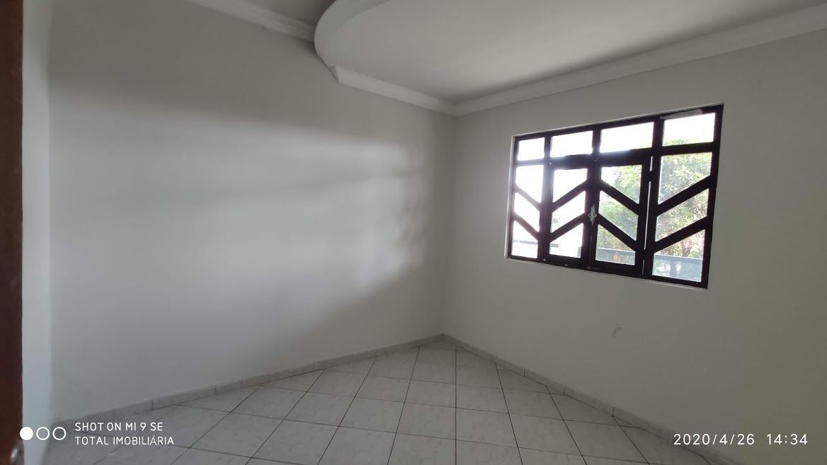 Casa à venda com 3 quartos, 360m² - Foto 4