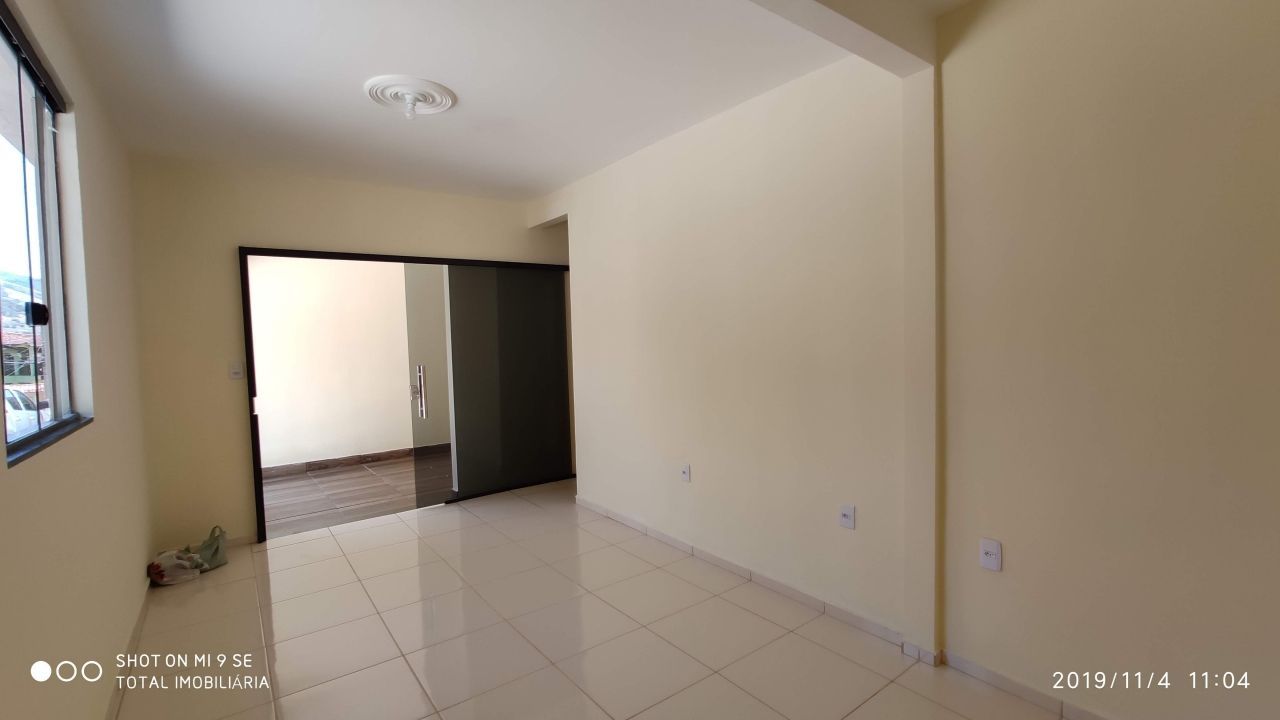 Casa à venda com 3 quartos, 120m² - Foto 3