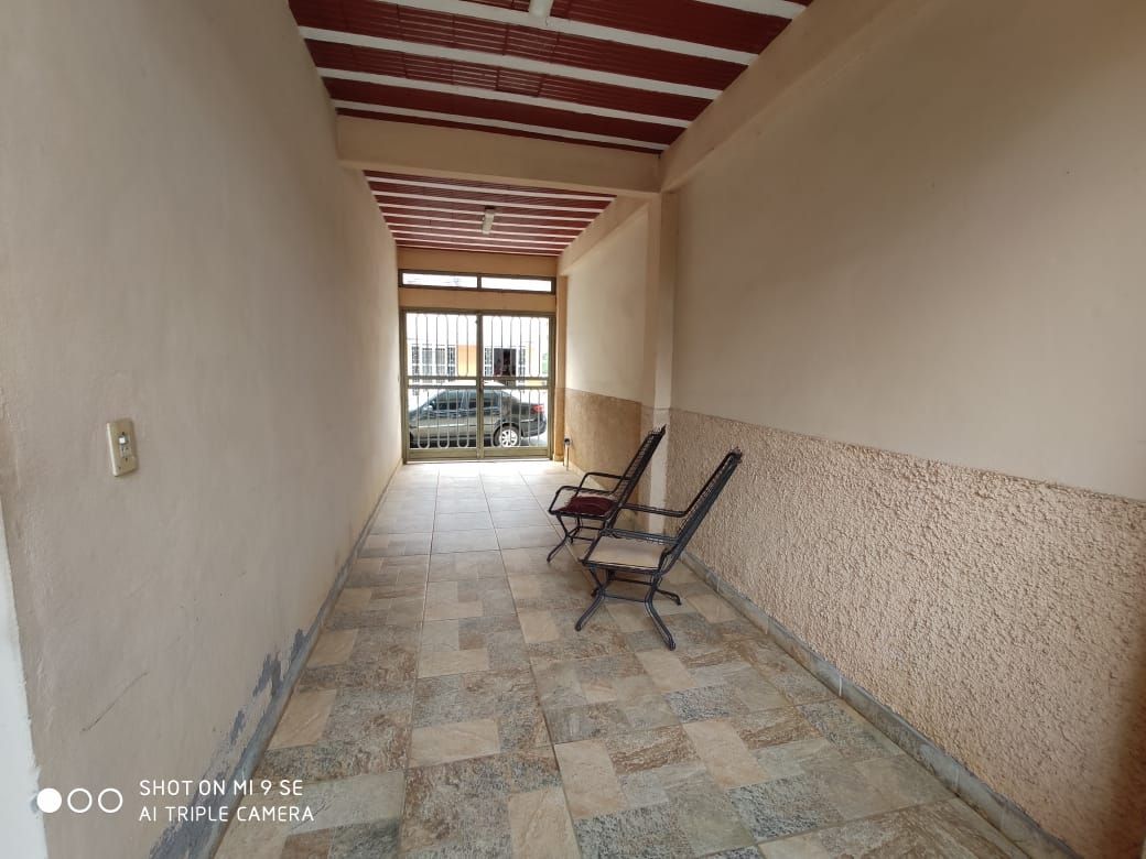 Casa à venda com 2 quartos, 210m² - Foto 4