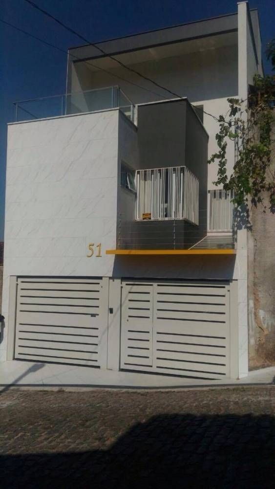 Casa à venda com 3 quartos, 190m² - Foto 1