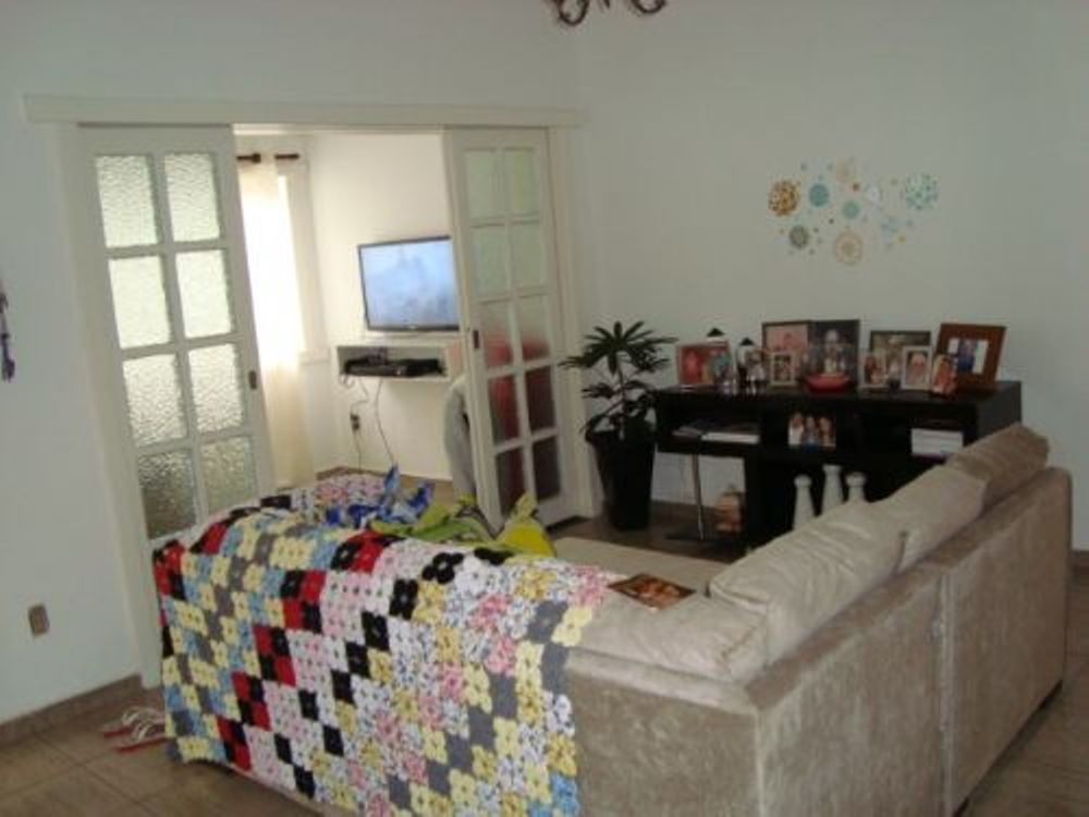 Casa à venda com 3 quartos, 300m² - Foto 3