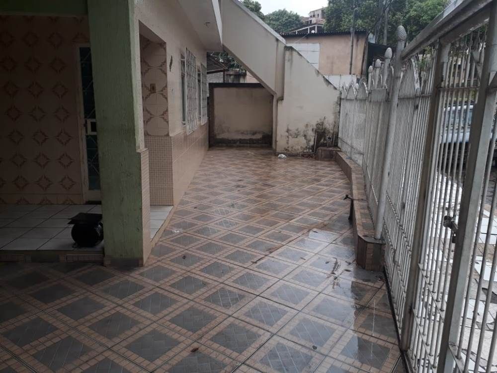 Casa à venda com 4 quartos, 250m² - Foto 3