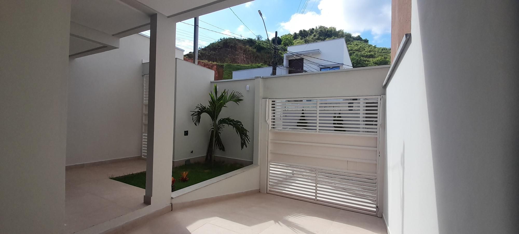 Casa à venda e aluguel com 3 quartos, 205m² - Foto 2