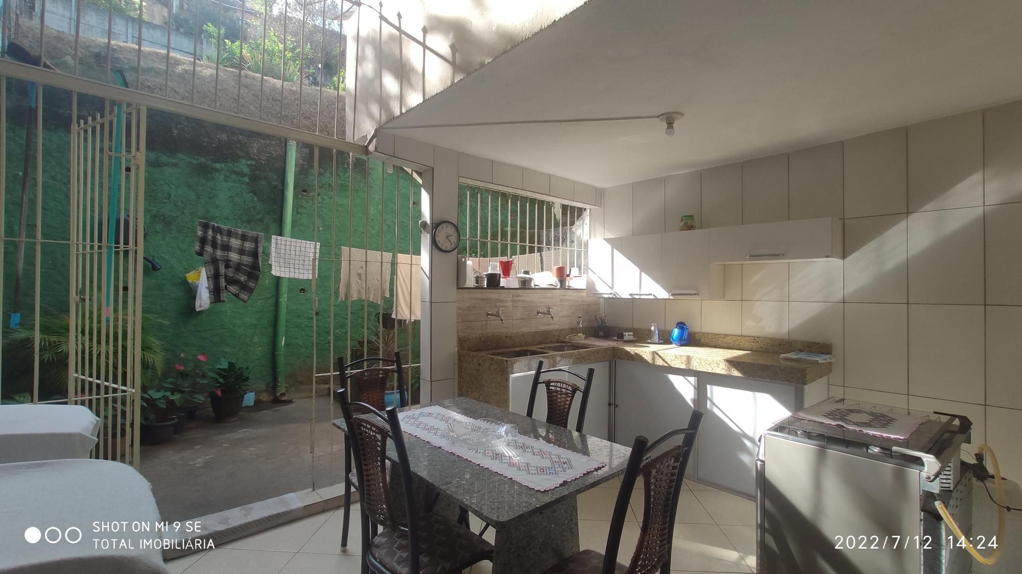 Casa à venda com 3 quartos, 360m² - Foto 3