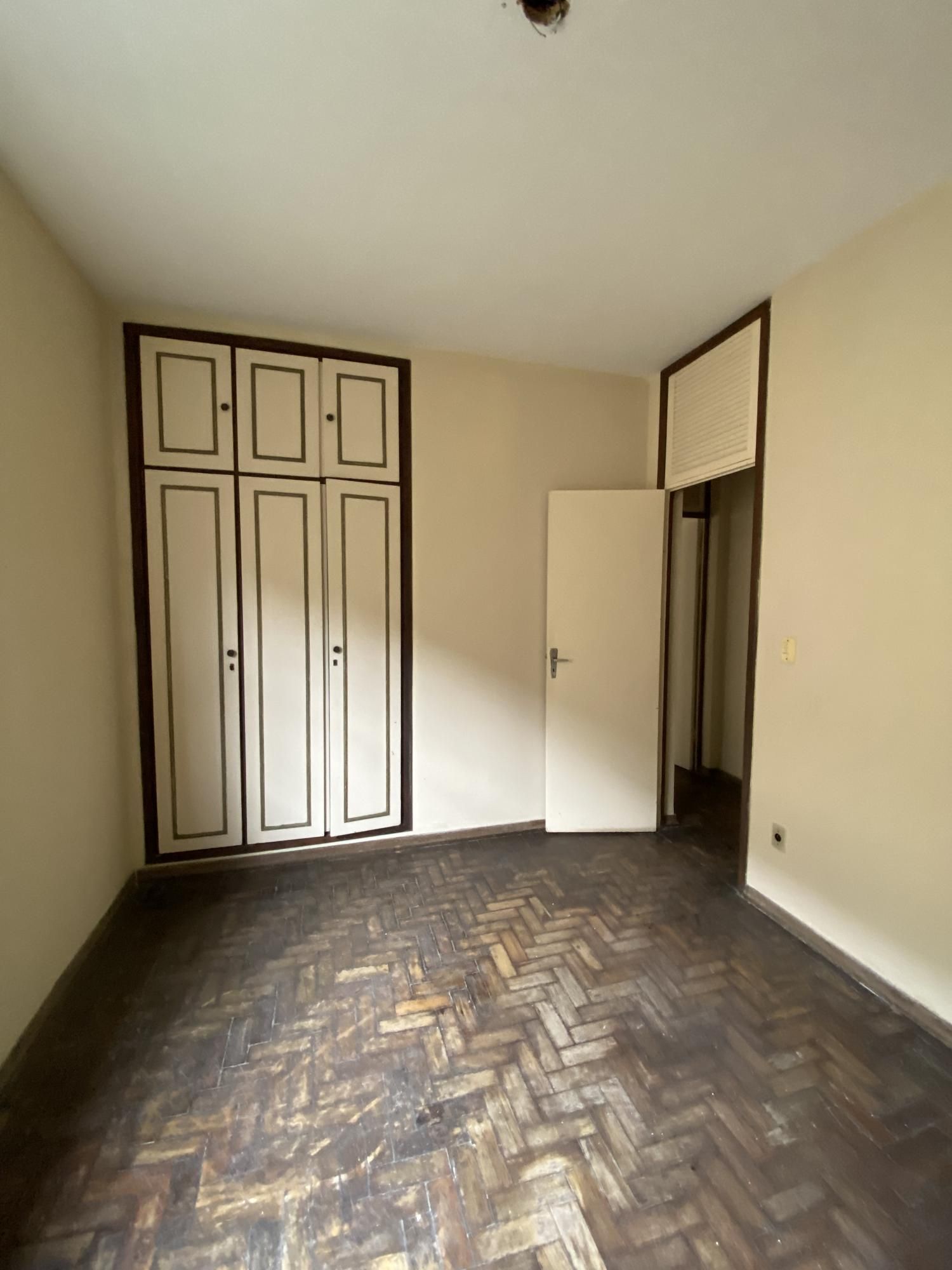 Casa à venda com 4 quartos, 250m² - Foto 8