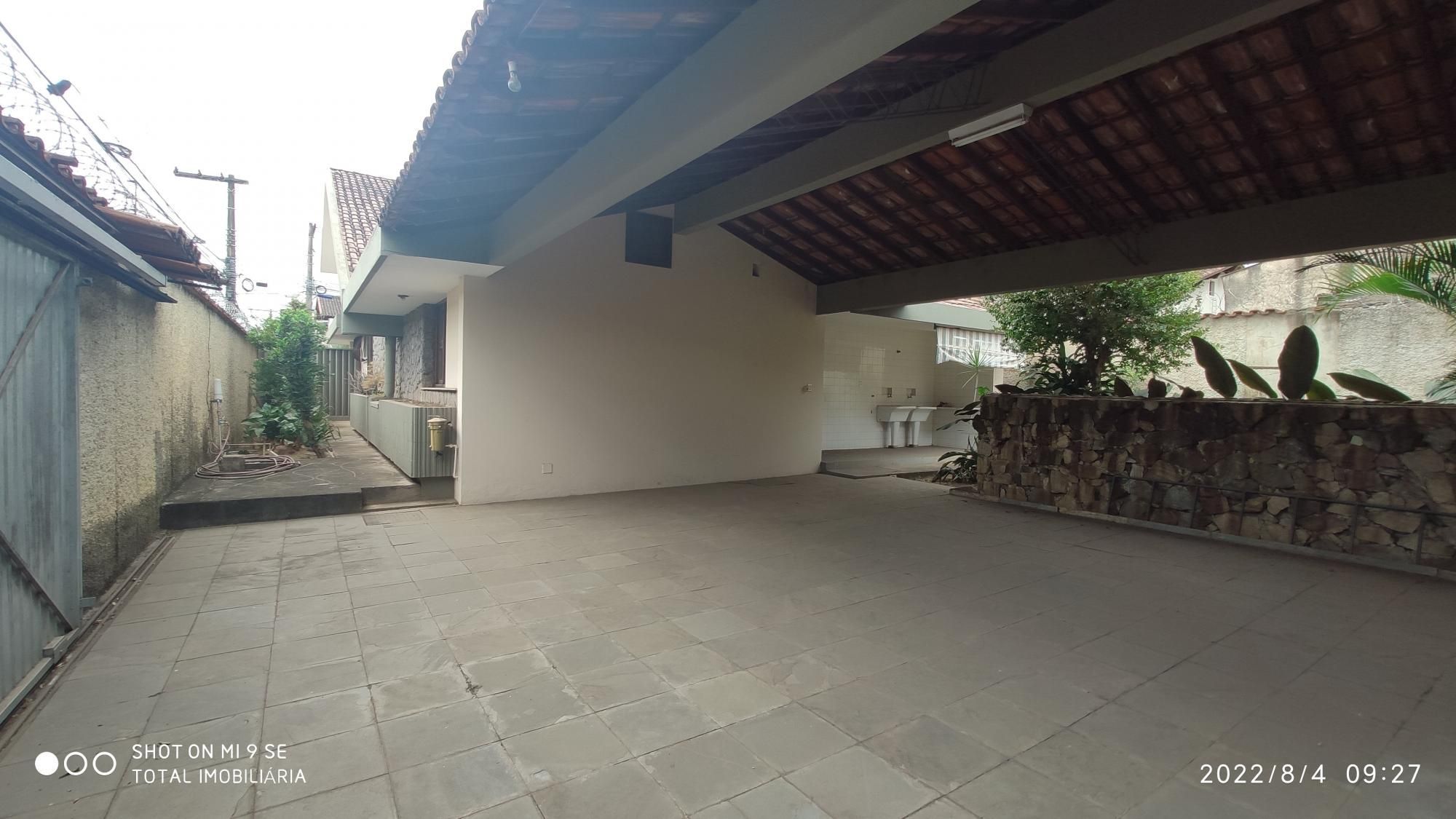 Casa à venda com 6 quartos, 300m² - Foto 29