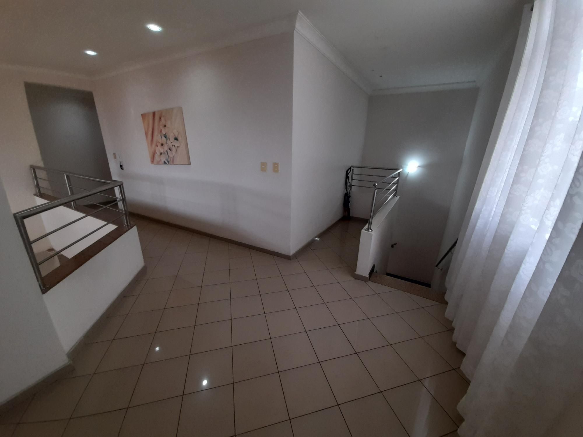 Casa à venda com 4 quartos, 325m² - Foto 16