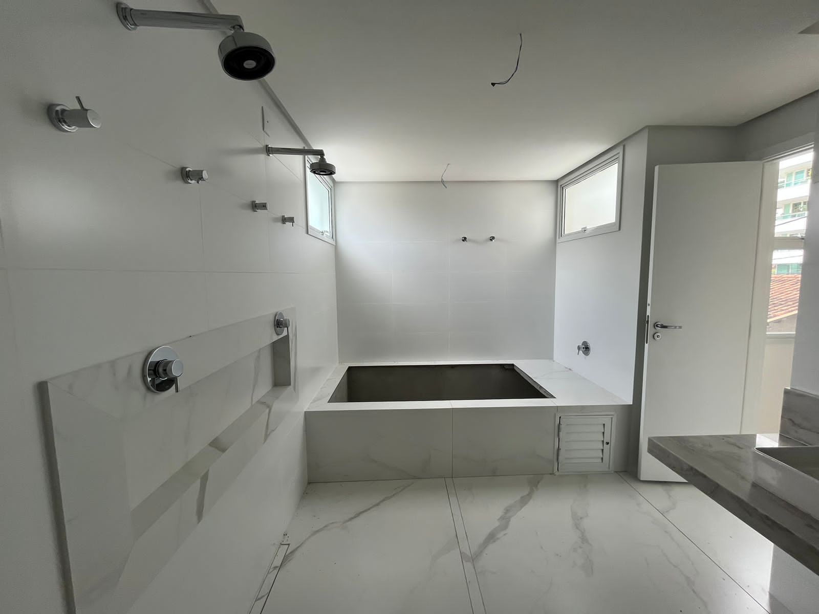 Apartamento à venda com 3 quartos, 181m² - Foto 12