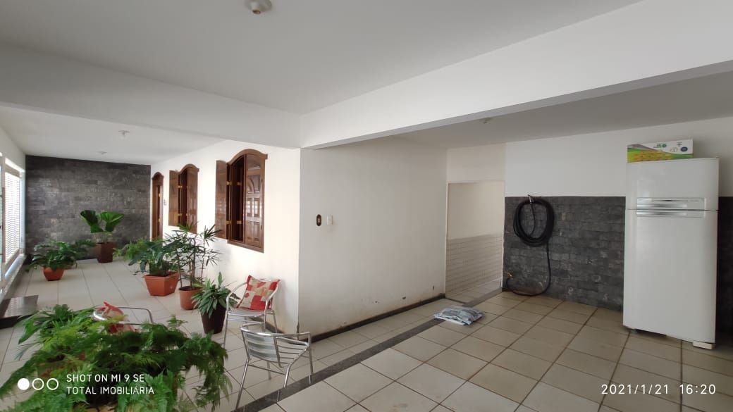 Casa à venda com 3 quartos, 200m² - Foto 4