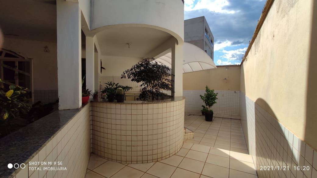 Casa à venda com 3 quartos, 200m² - Foto 16