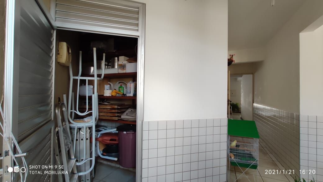 Casa à venda com 3 quartos, 200m² - Foto 13