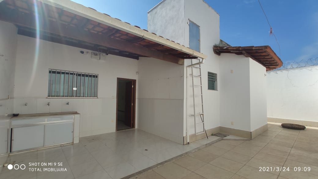 Casa à venda com 3 quartos, 200m² - Foto 14