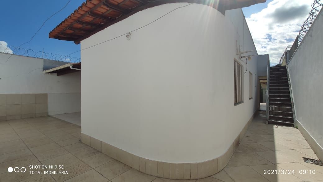 Casa à venda com 3 quartos, 200m² - Foto 15