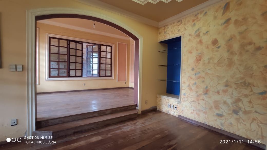 Casa à venda com 3 quartos, 250m² - Foto 8