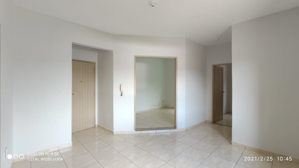 Apartamento à venda com 2 quartos, 62m² - Foto 3