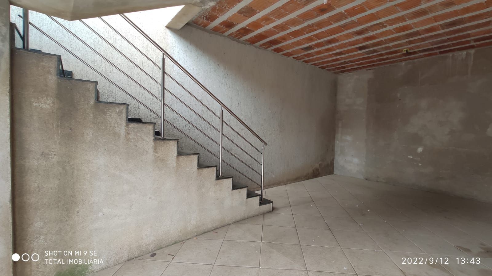 Casa à venda com 5 quartos, 70m² - Foto 2