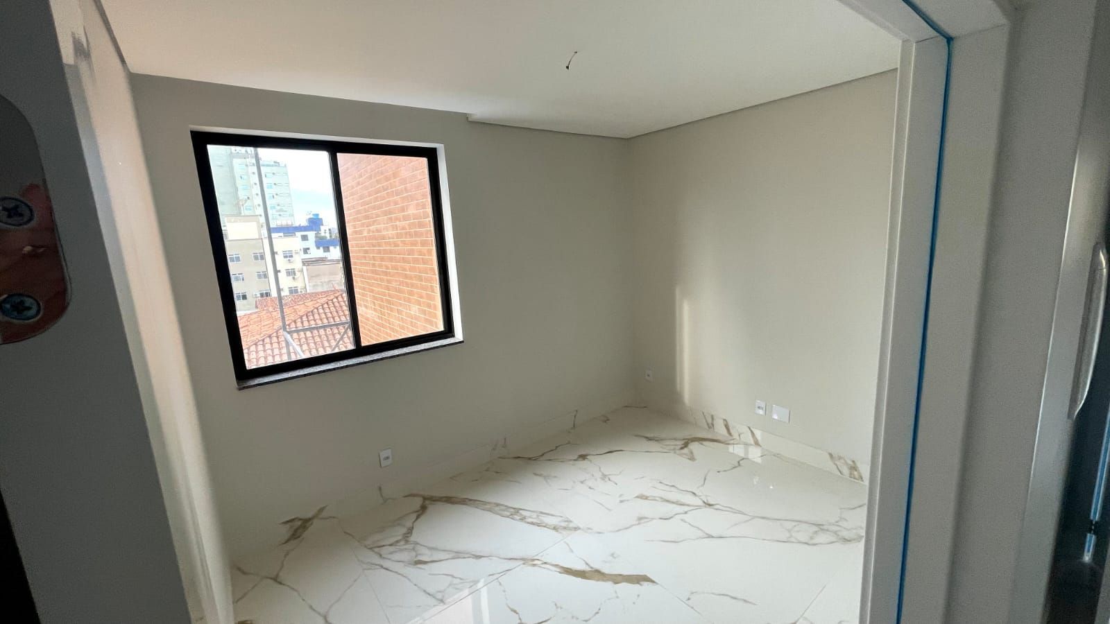 Apartamento à venda com 3 quartos, 142m² - Foto 11