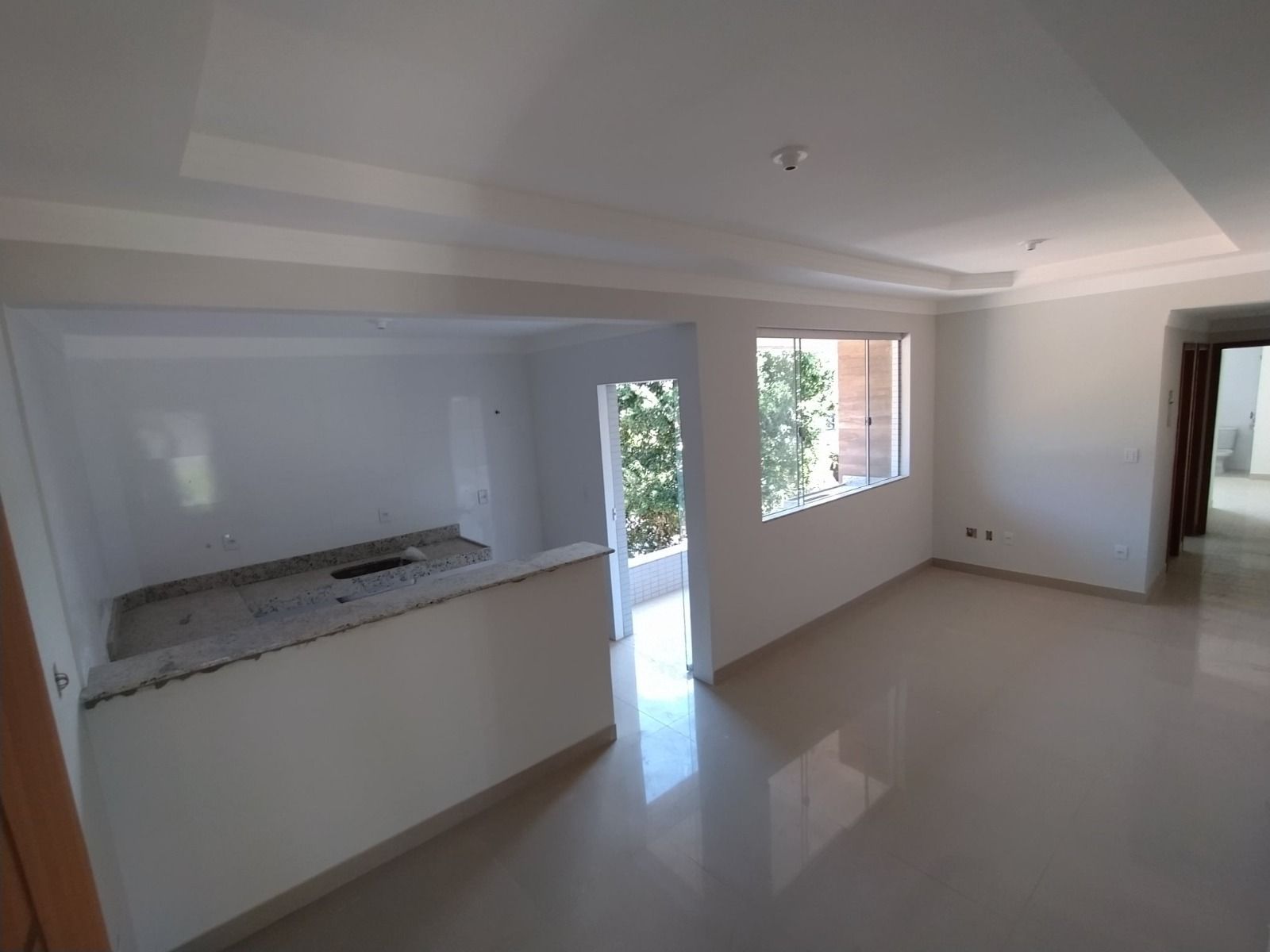 Apartamento à venda com 2 quartos, 70m² - Foto 3