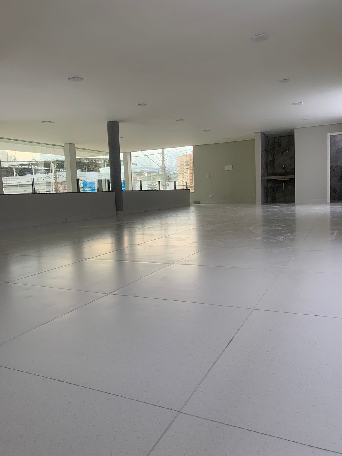 Prédio Inteiro para alugar com 2 quartos, 300m² - Foto 2