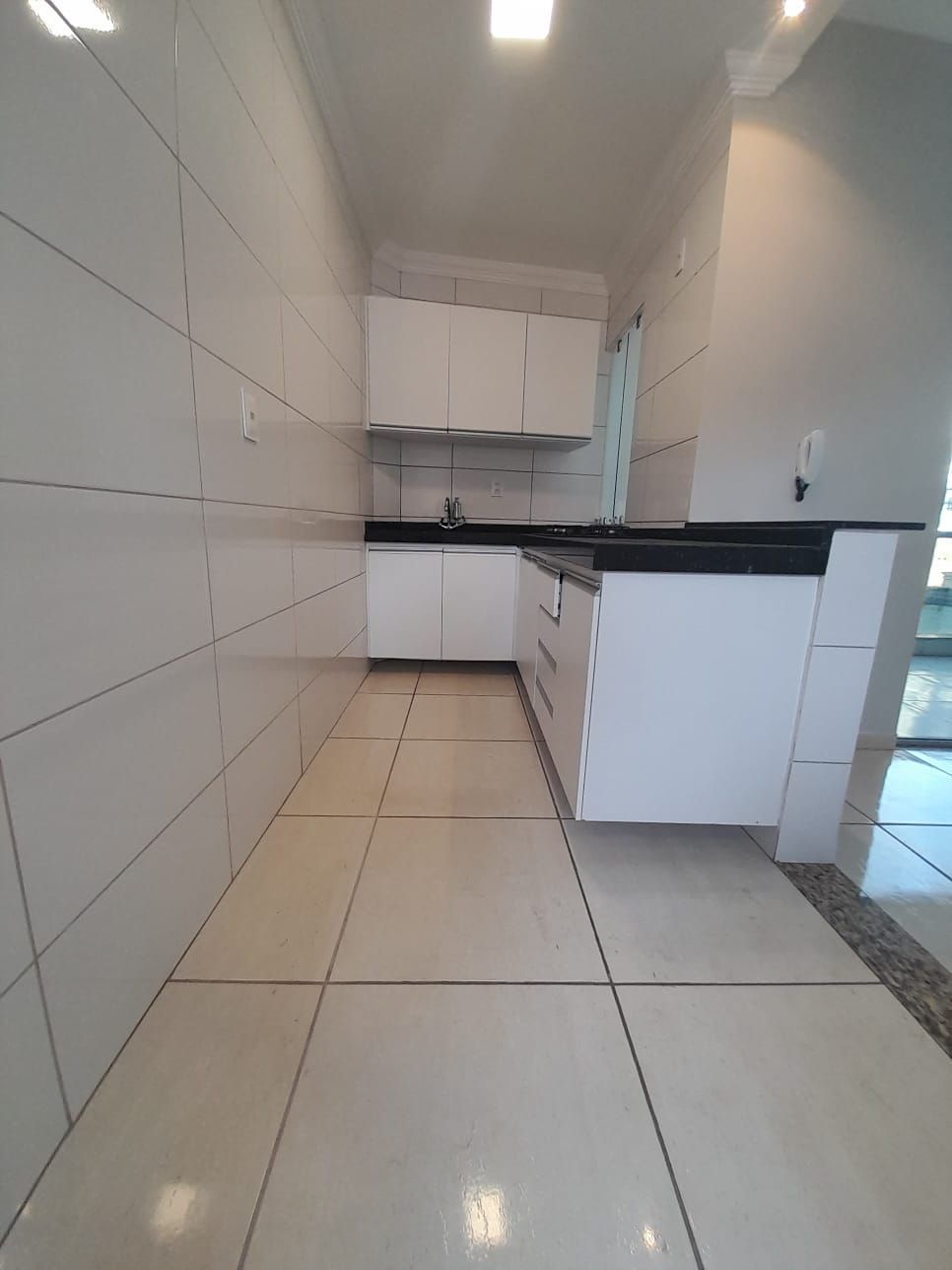 Apartamento à venda com 2 quartos, 69m² - Foto 4