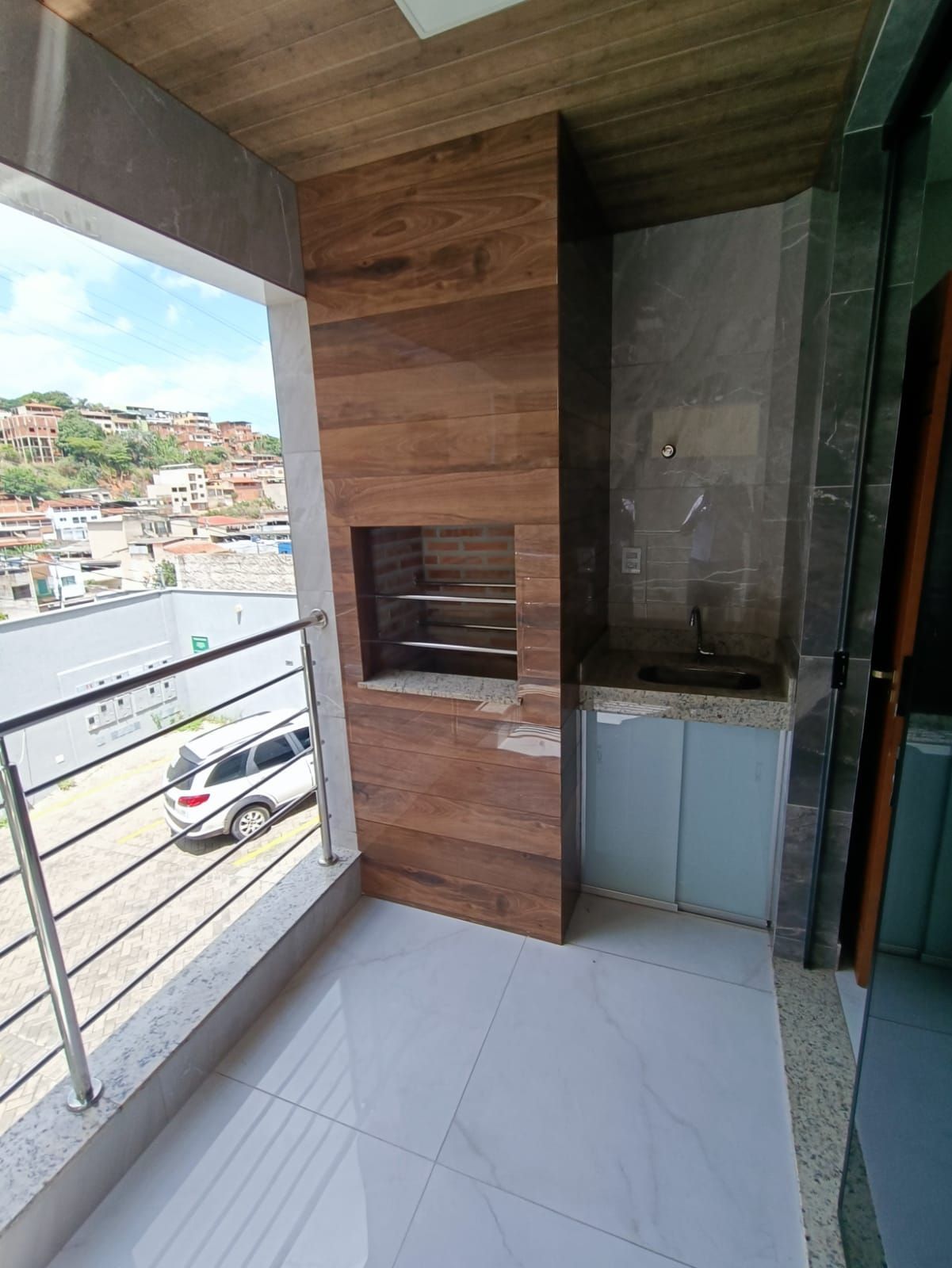 Apartamento à venda com 2 quartos, 75m² - Foto 2