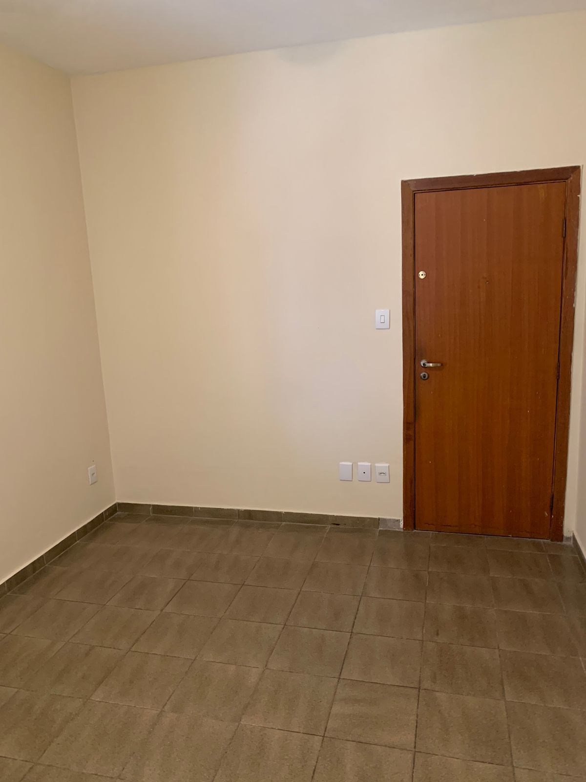 Apartamento à venda com 3 quartos, 76m² - Foto 2