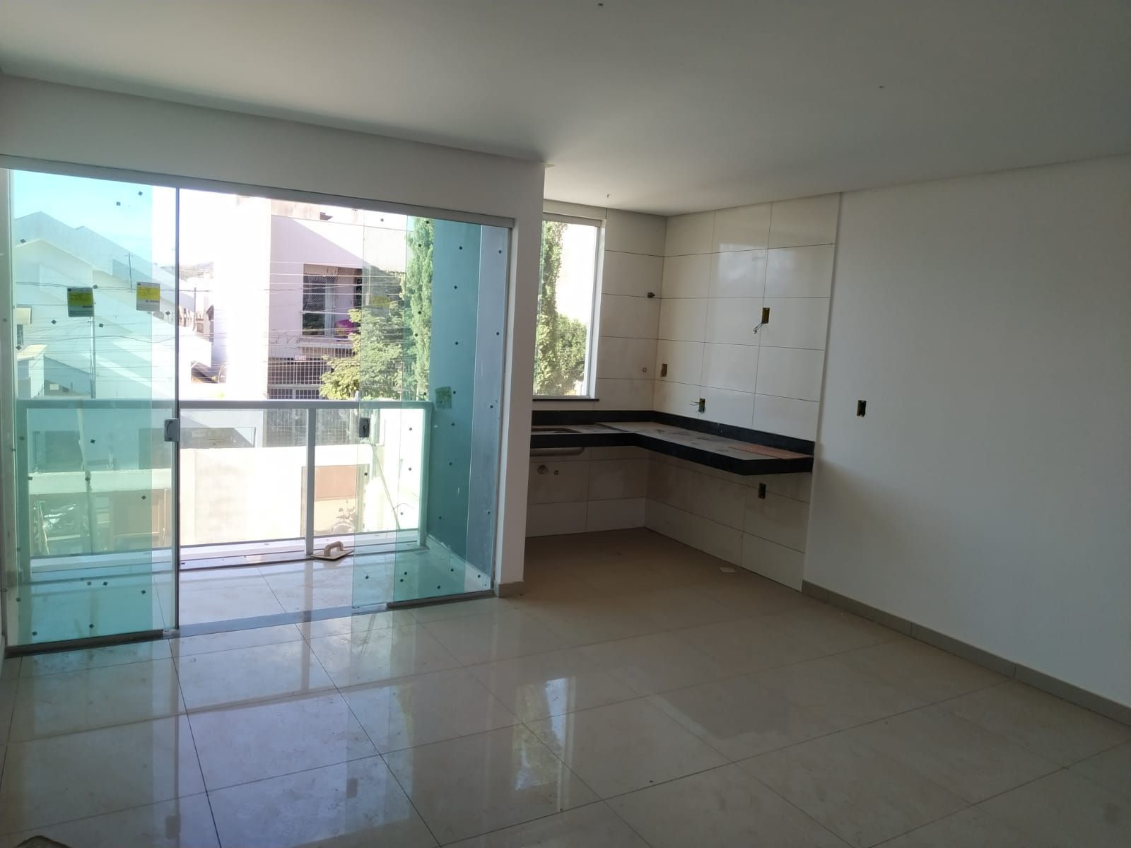 Casa à venda com 3 quartos, 85m² - Foto 4