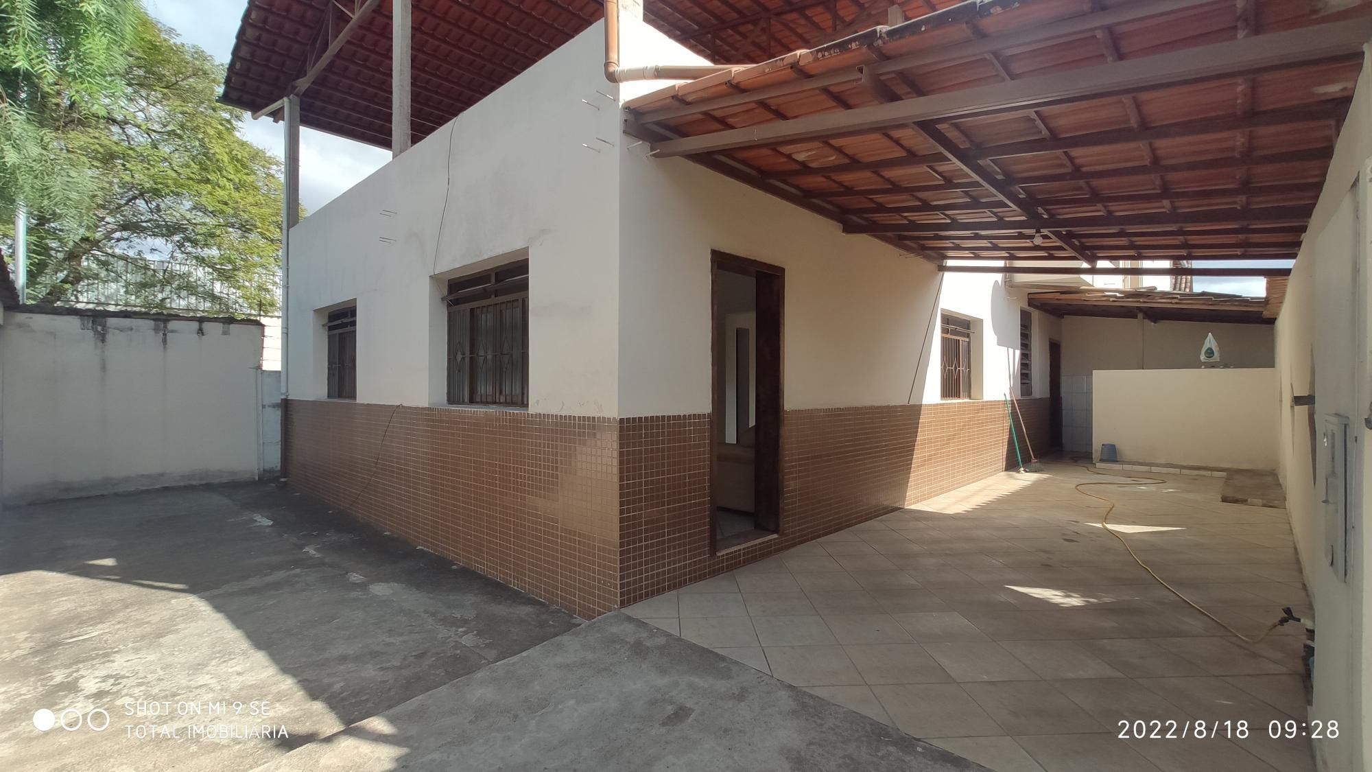 Casa à venda com 2 quartos, 180m² - Foto 2