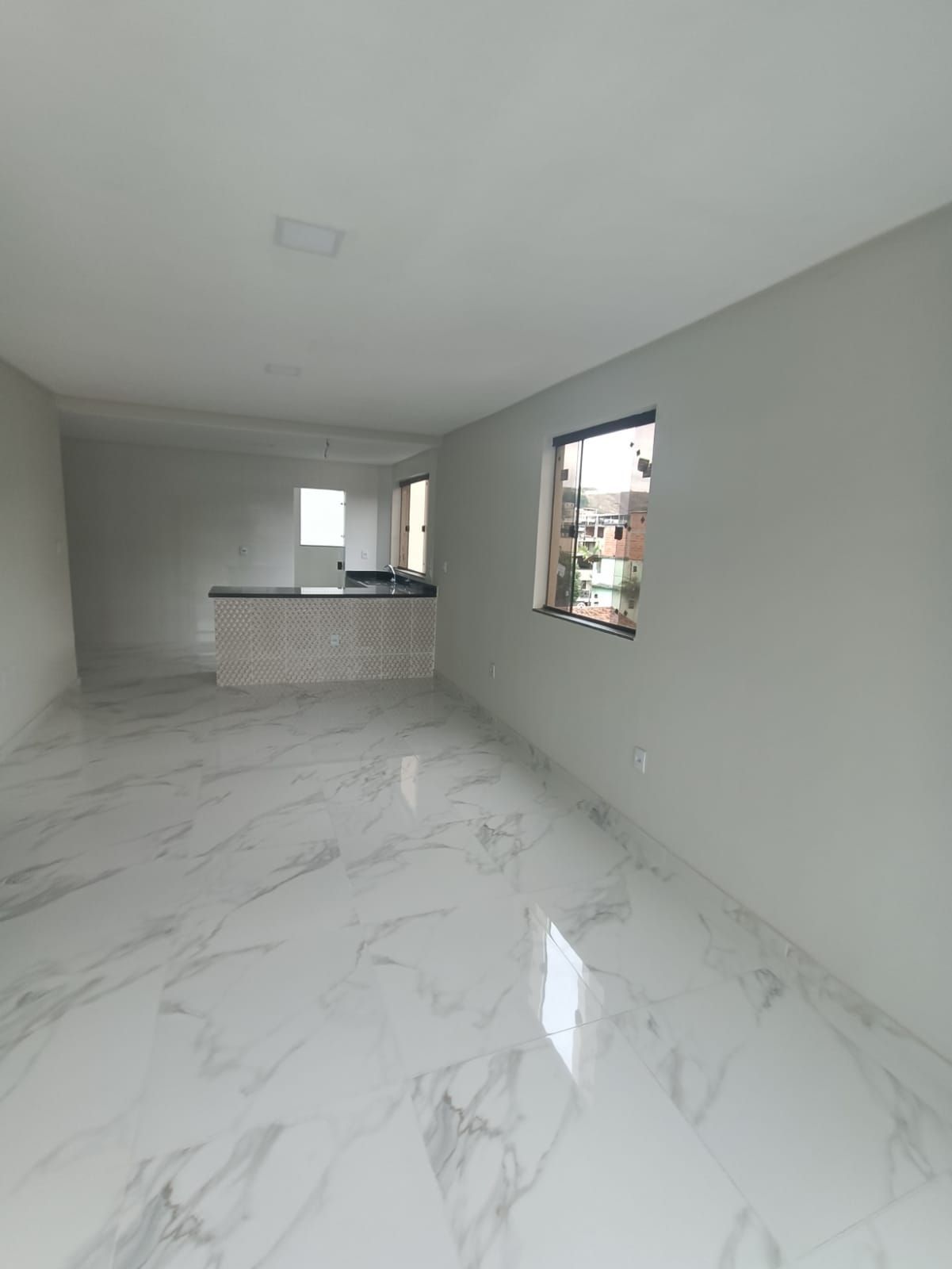 Apartamento à venda com 3 quartos, 106m² - Foto 2