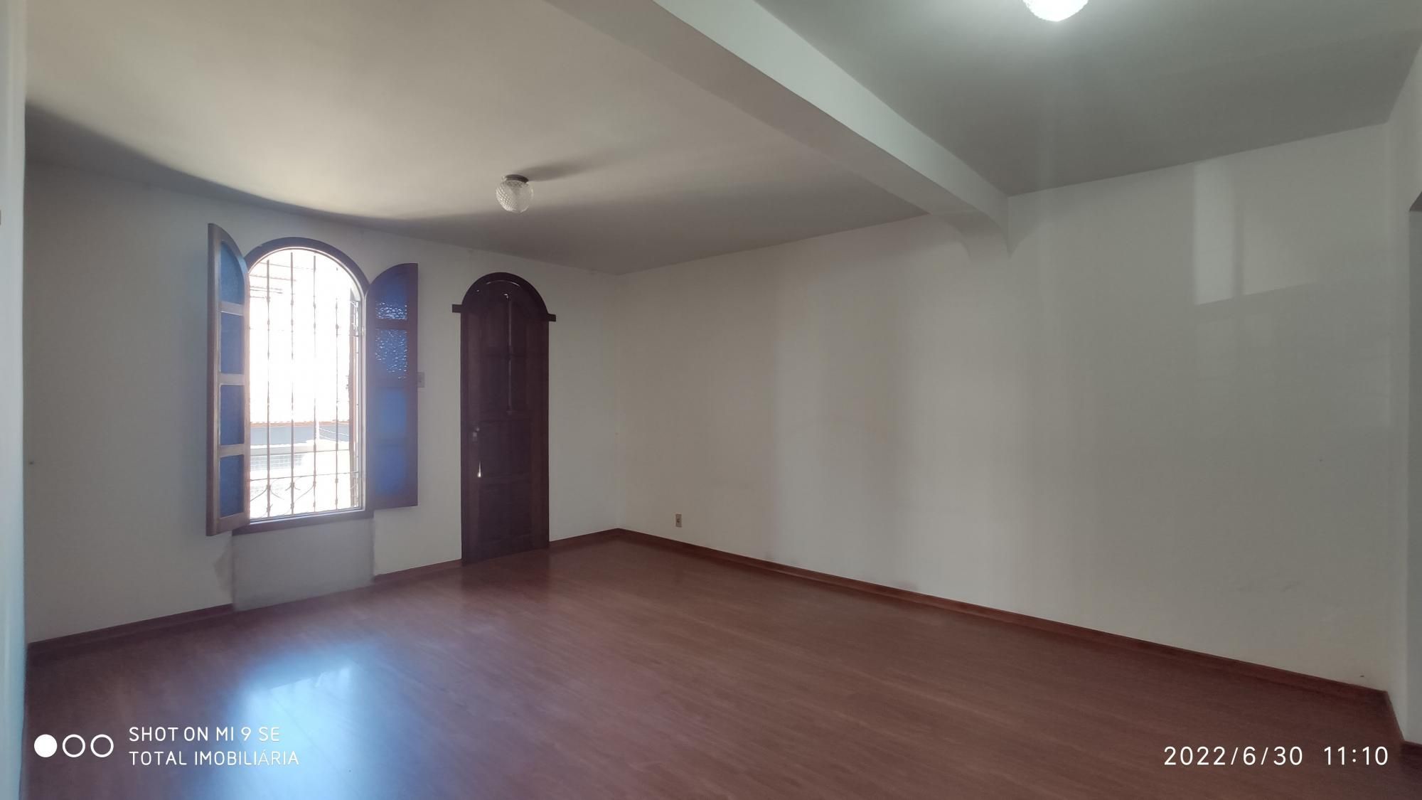 Casa à venda com 3 quartos, 400m² - Foto 3