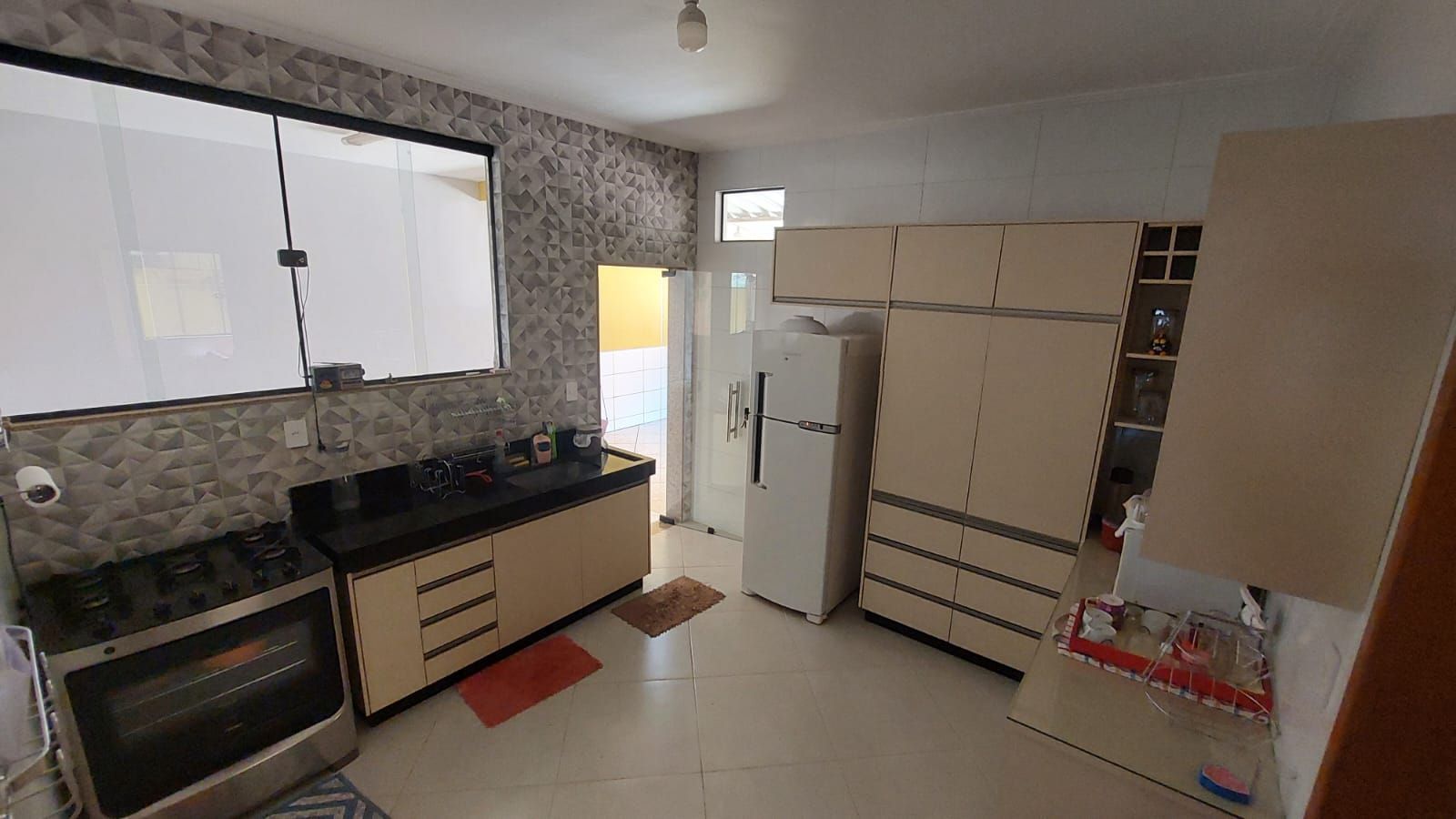 Casa à venda com 3 quartos, 240m² - Foto 7