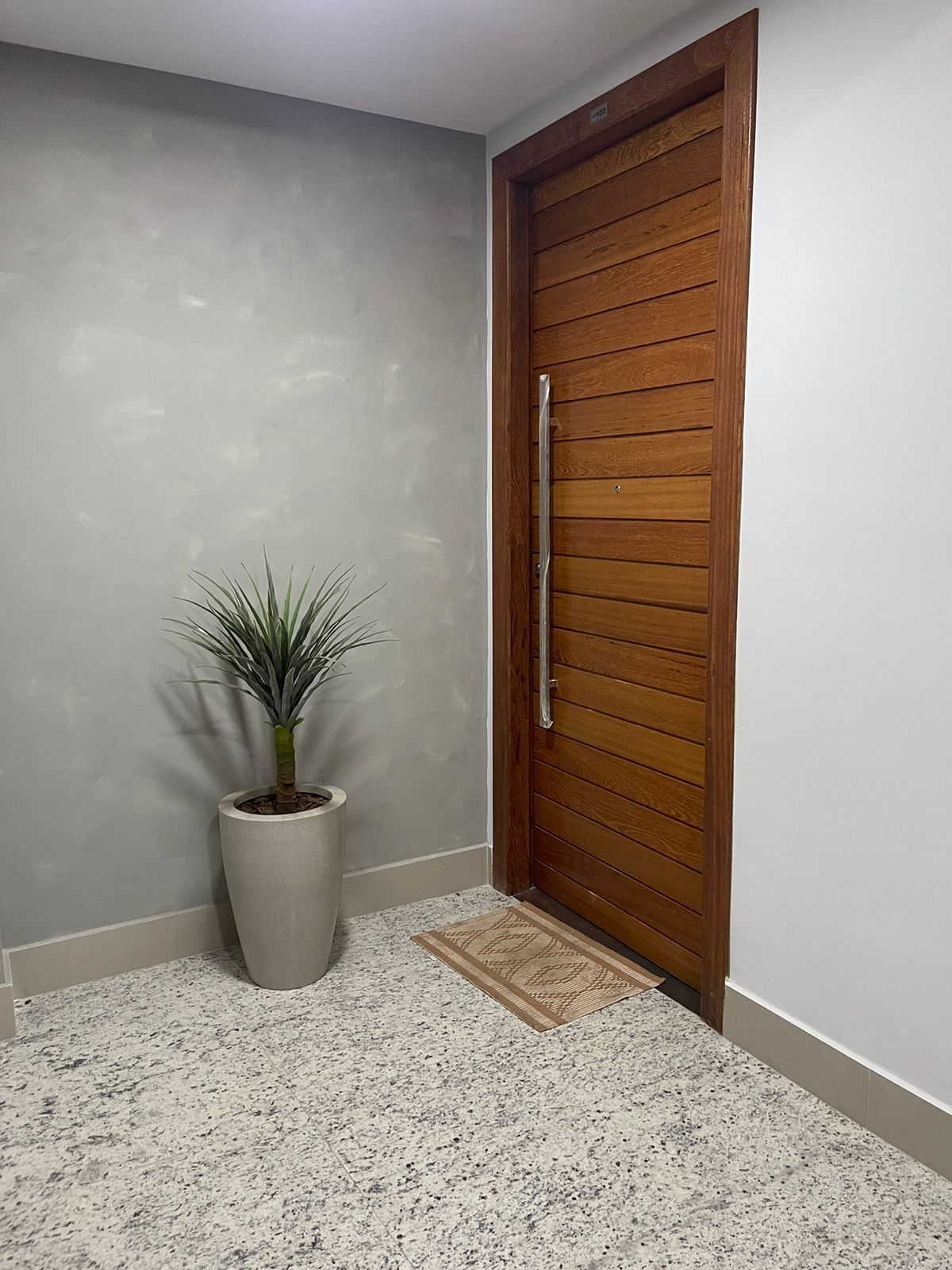 Apartamento à venda com 3 quartos, 115m² - Foto 2