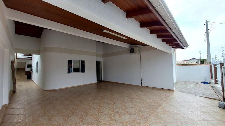 Casa à venda com 4 quartos, 280m² - Foto 1