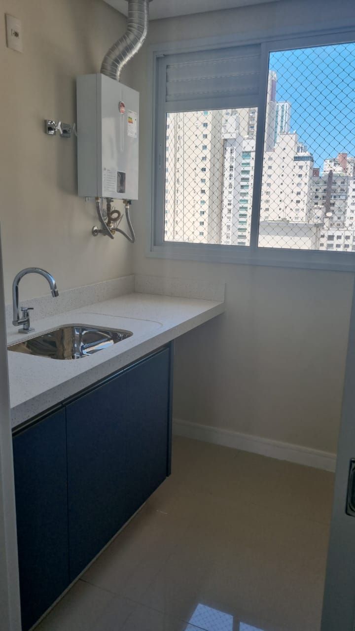 Apartamento para alugar com 4 quartos, 140m² - Foto 14