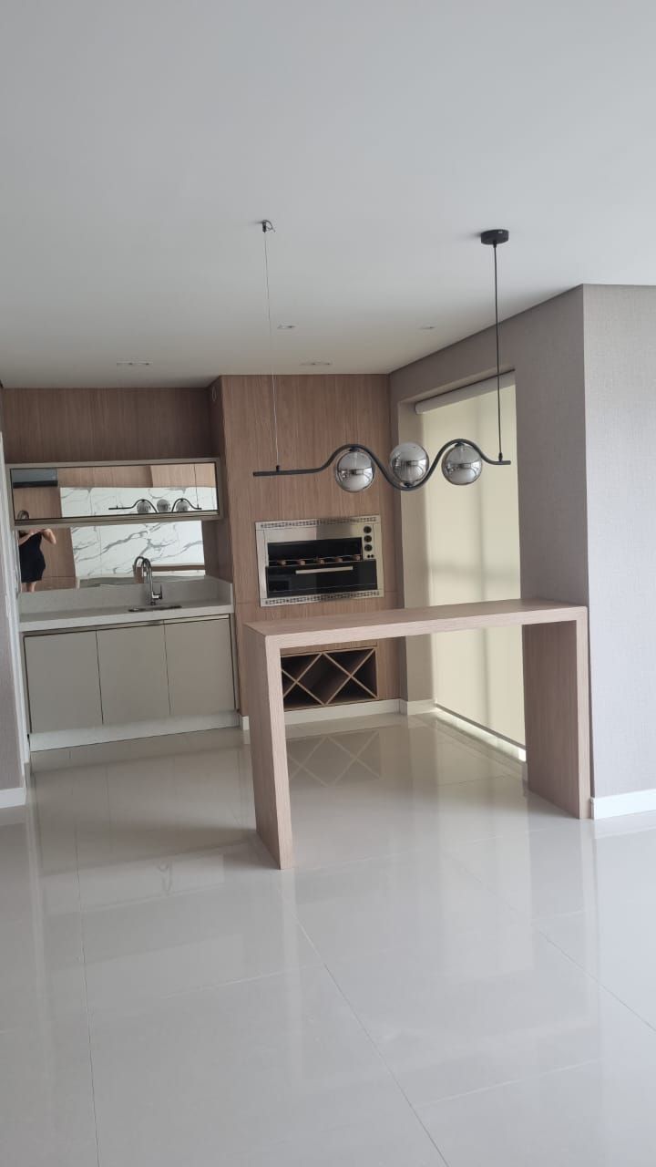 Apartamento para alugar com 4 quartos, 140m² - Foto 8