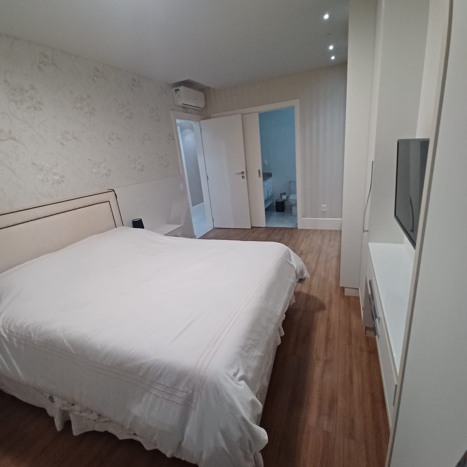 Apartamento para alugar com 3 quartos, 154m² - Foto 15